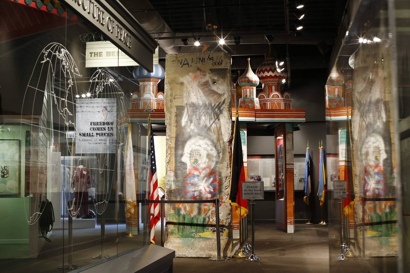 Un tramo del Muro de Berlín, en la Biblioteca Presidencial Richard Nixon, en Yorba Linda, California (EE UU)