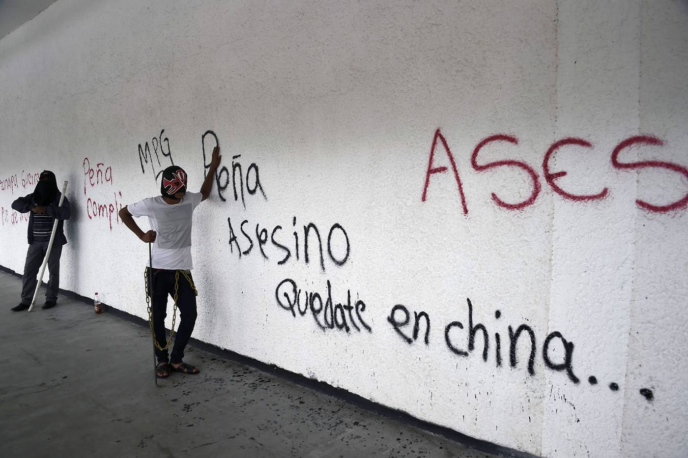 Cierran el aeropuerto de Acapulco por los estudiantes desaparecidos