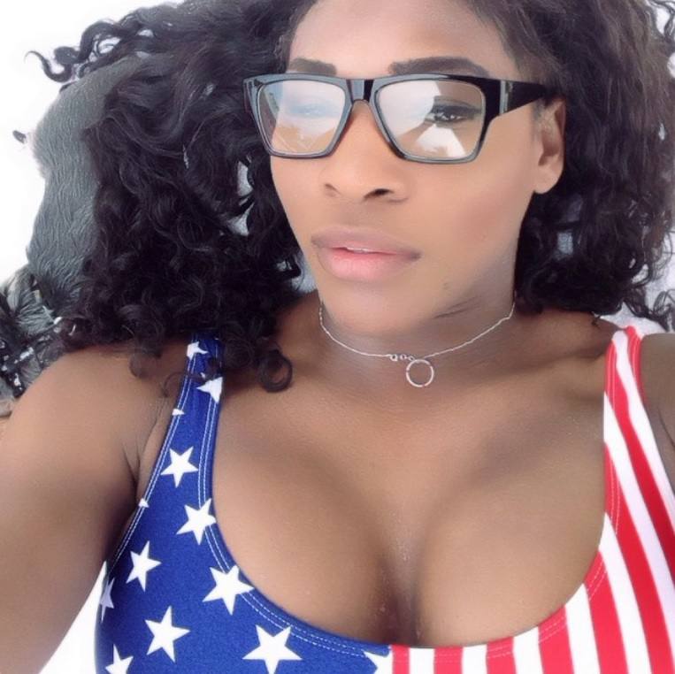 Serena es una amante de los 'selfies' sensuales.