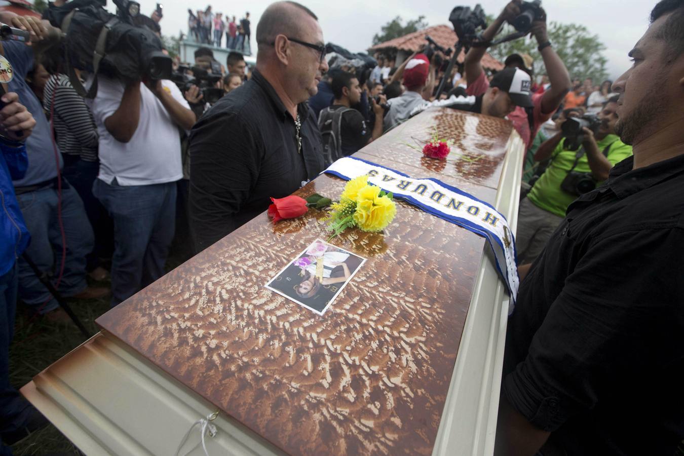 Despiden a Miss Honduras y su hermana en un emotivo funeral