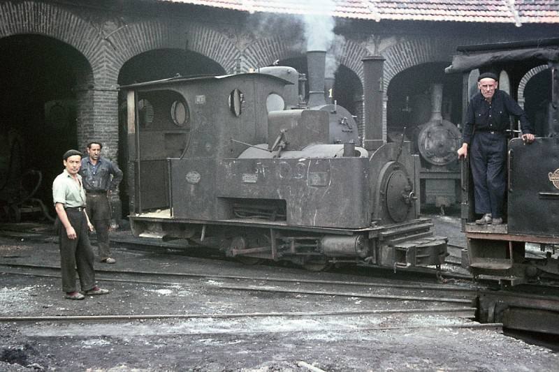 Antigua máquina 020T en plena faena en las instalaciones mineras de Utrillas.