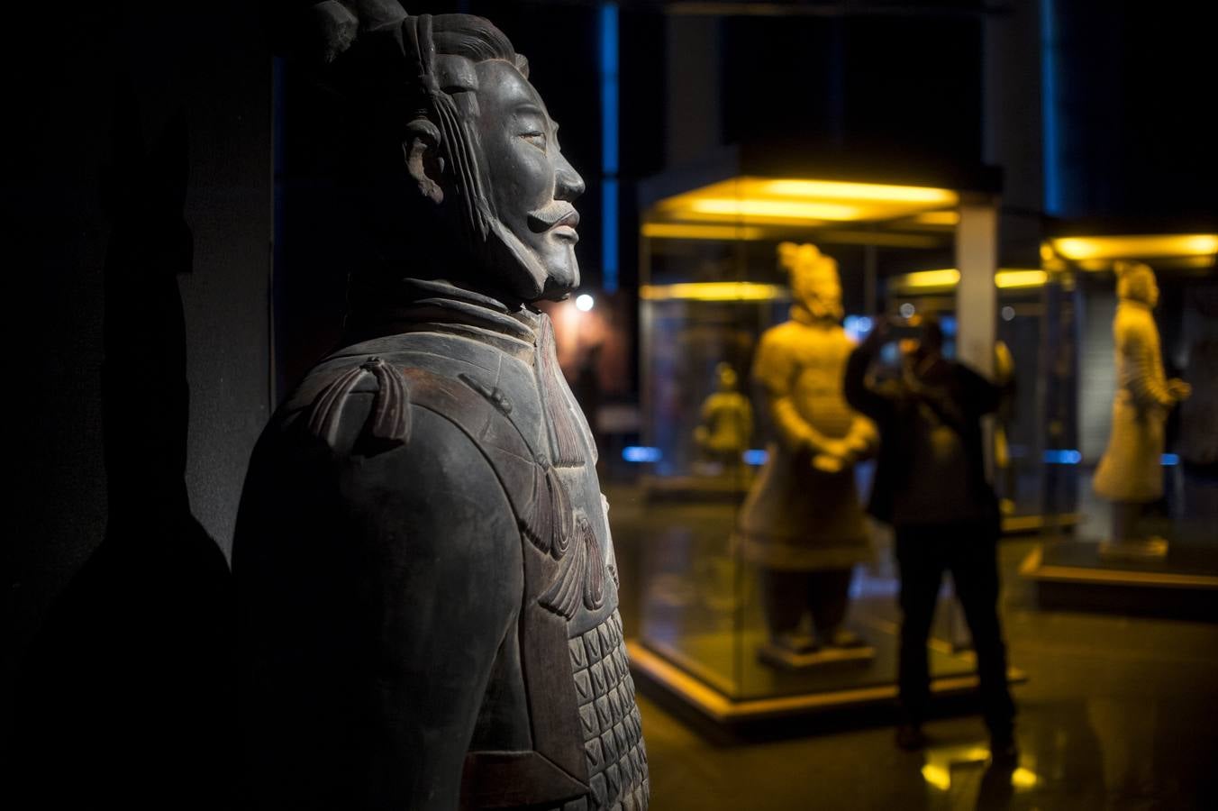 Grandes colas para ver los guerreros de Xian en el Euskalduna