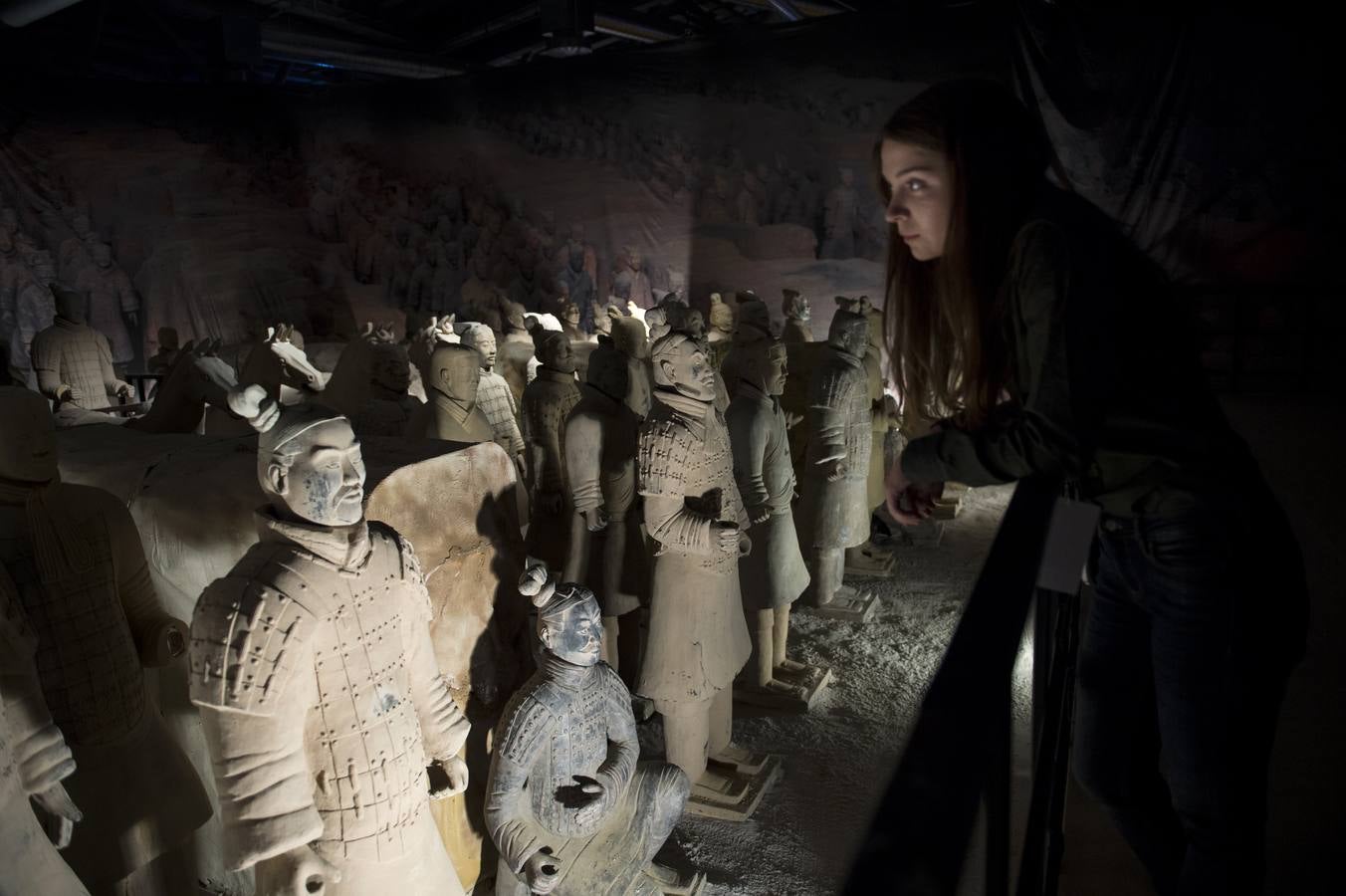 Grandes colas para ver los guerreros de Xian en el Euskalduna
