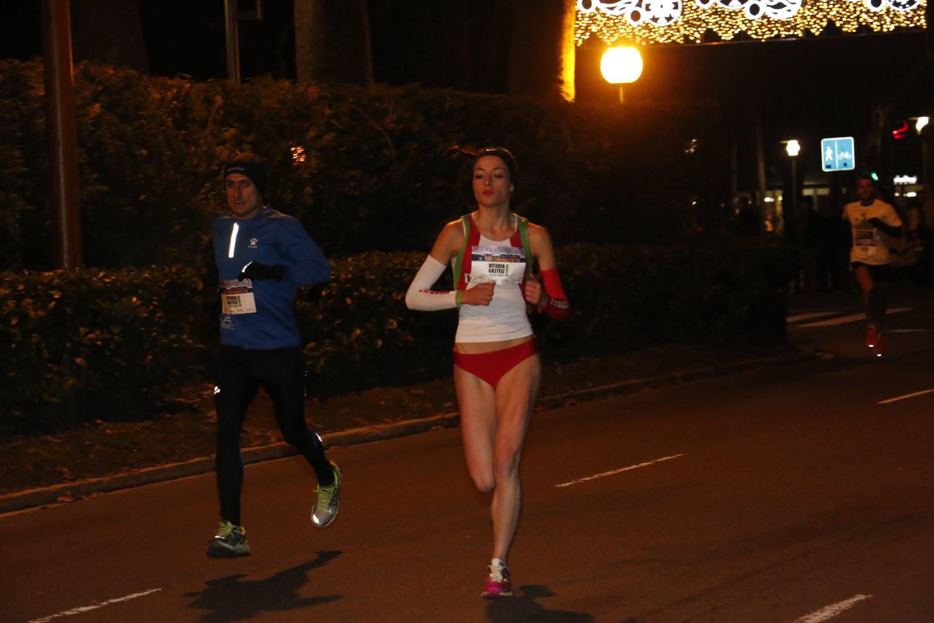 Fiesta y deportes en la San Silvestre de Vitoria