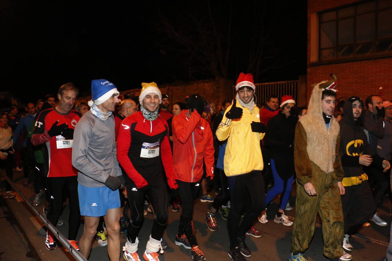 Fiesta y deportes en la San Silvestre de Vitoria