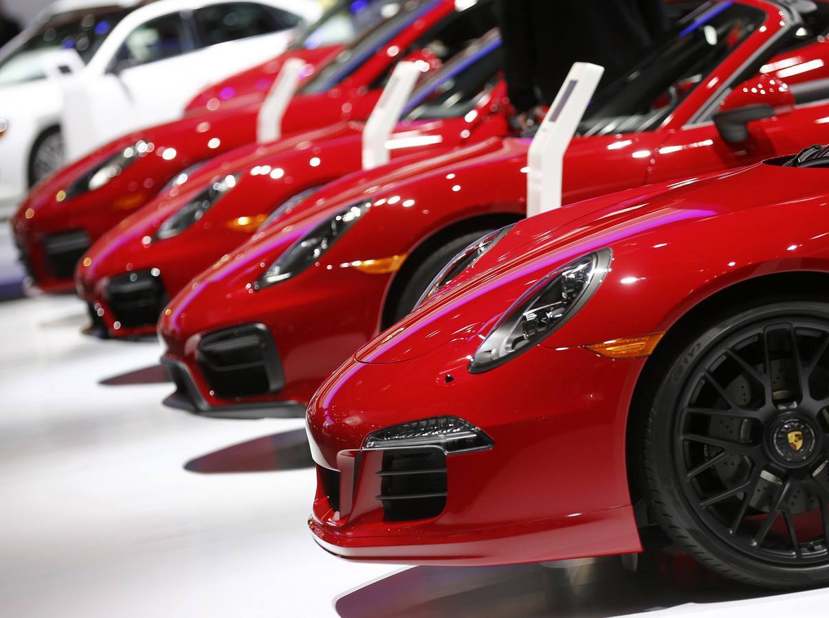 Coches de lujo en el salón del automóvil de Detroit