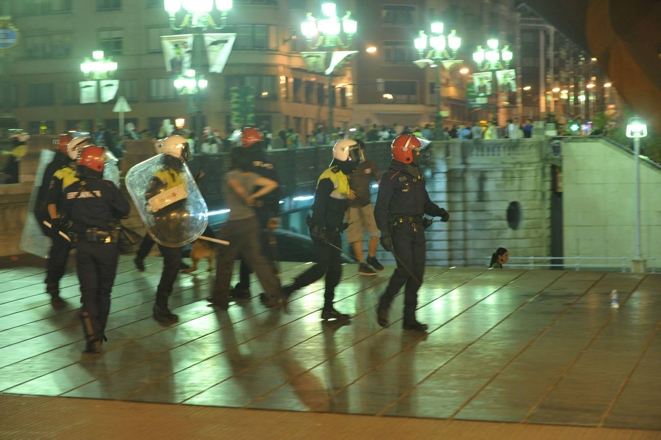 Incidentes en el centro de Bilbao por el derribo de Kukutza en septiembre de 2011.