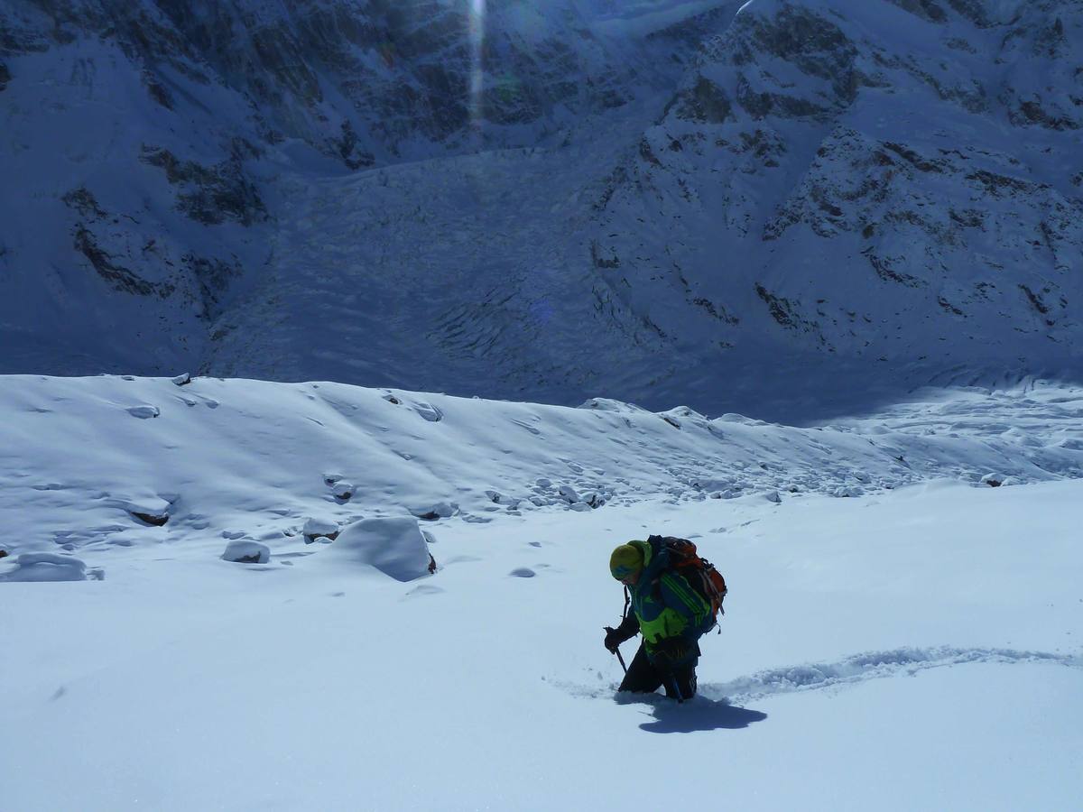 Alex Txikon, cada día más cerca del Nanga Parbat