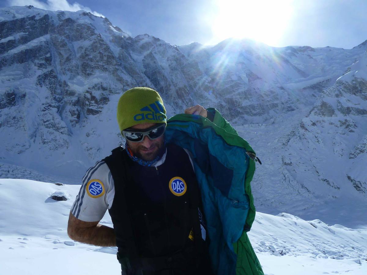 Alex Txikon, cada día más cerca del Nanga Parbat