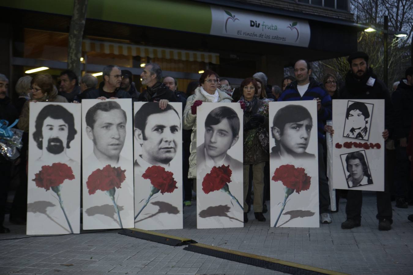 Vitoria recuerda a las víctimas del 3 dfe marzo