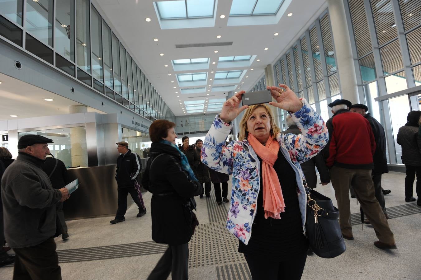 Expectación en la jornada de puertas abiertas de la nueva estación de autobuses