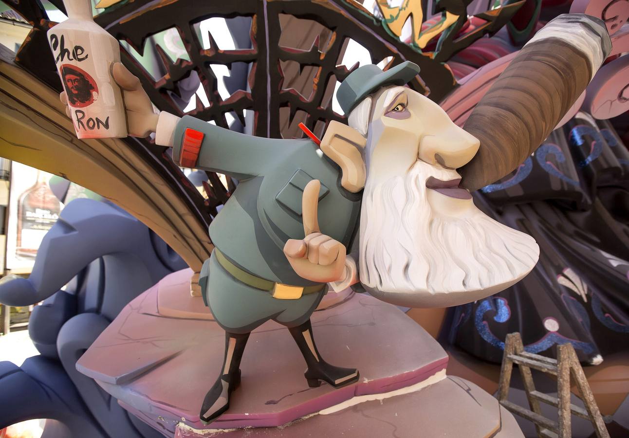 Las Fallas de Valencia, antes de la &#039;cremà&#039;