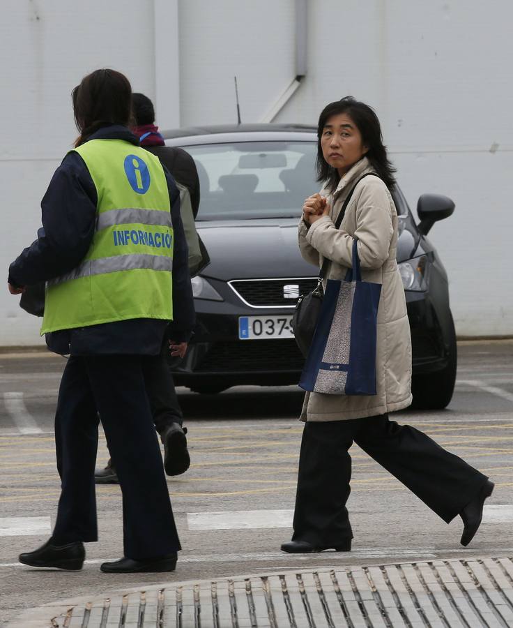 Los familiares de las víctimas llegan al aeropuerto de Barcelona