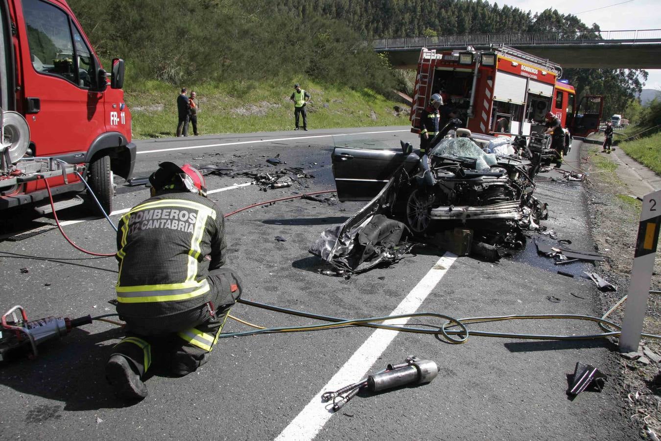 52 niños de una ikastola de Bilbao salen ilesos de un brutal accidente en Ampuero