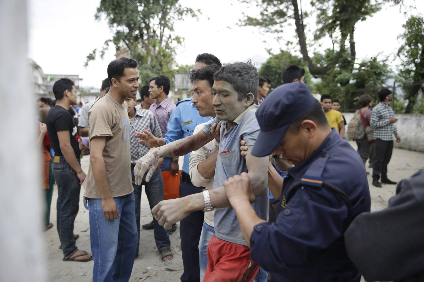 Pánico y dolor en Nepal tras un terremoto de 7,9 grados