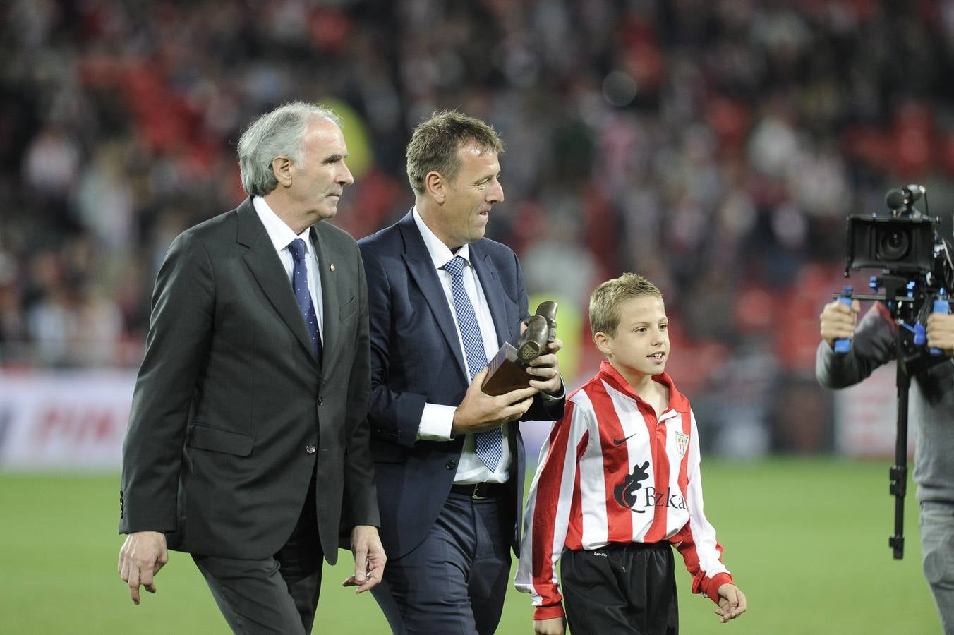 Le Tissier, durante el homenaje en el derbi