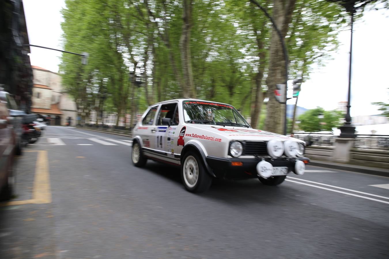 Cerca de 50 coches clásicos compiten en el Rallyestone