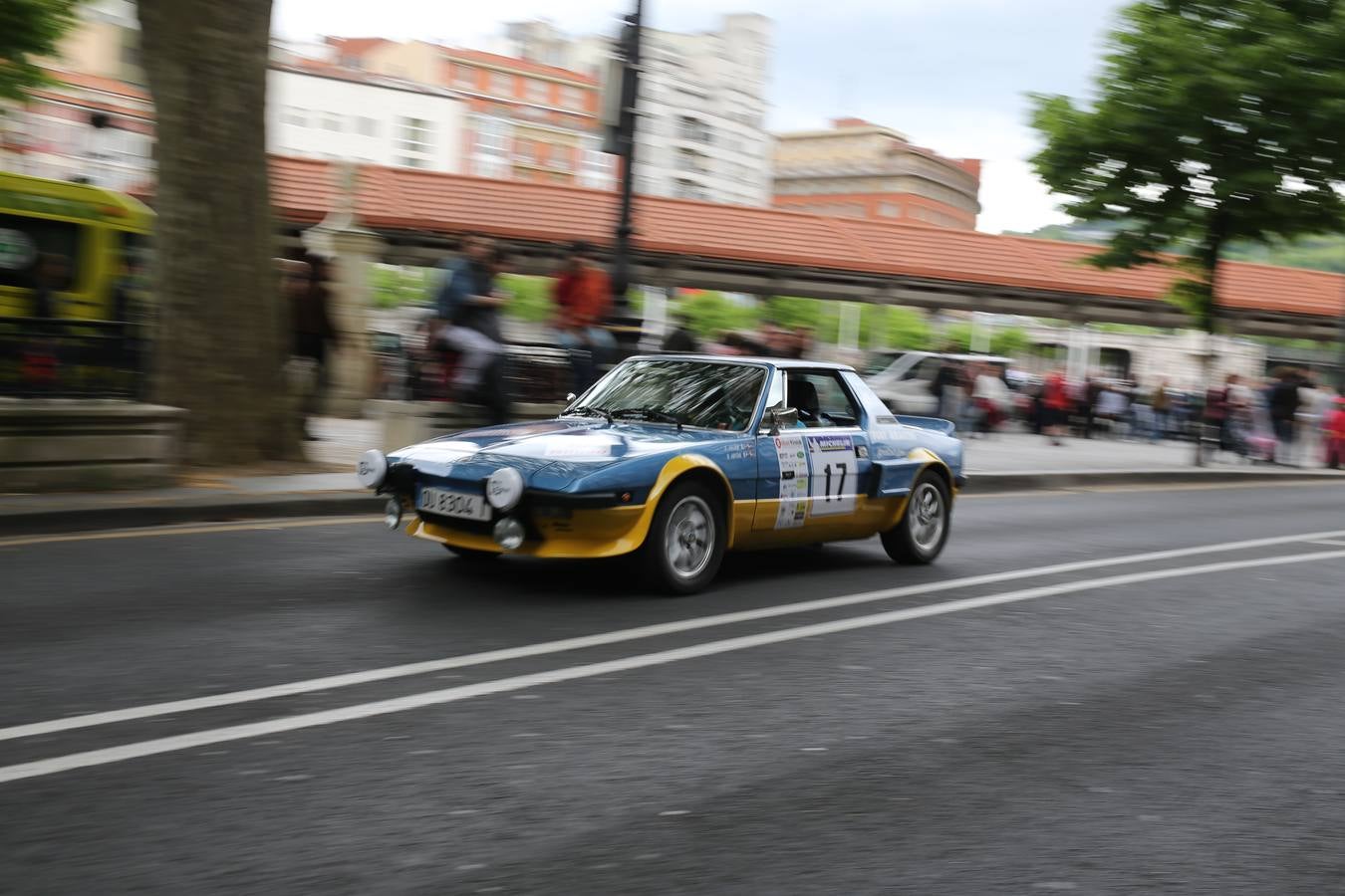 Cerca de 50 coches clásicos compiten en el Rallyestone