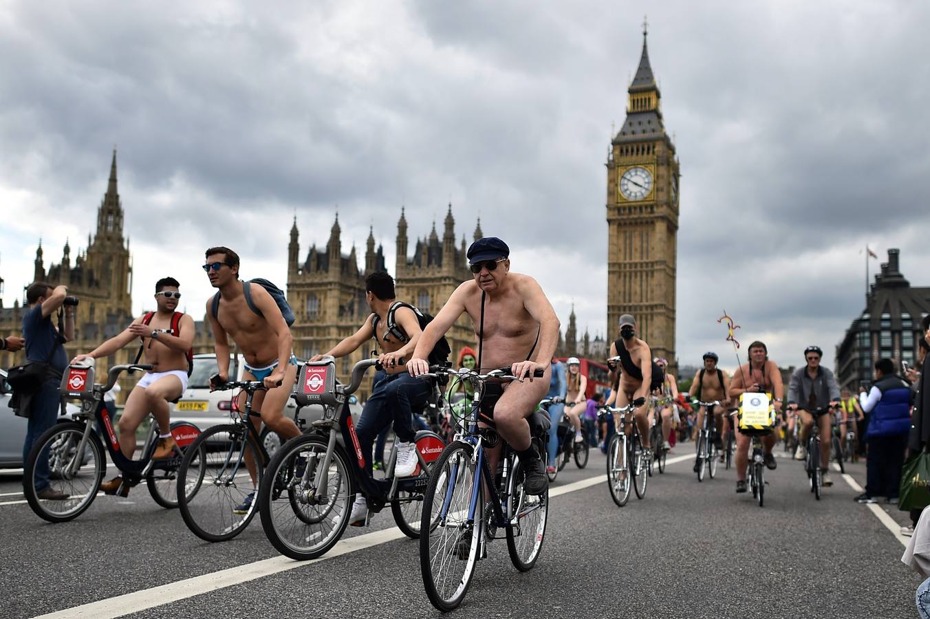 Pedaleando en &#039;cueros&#039;