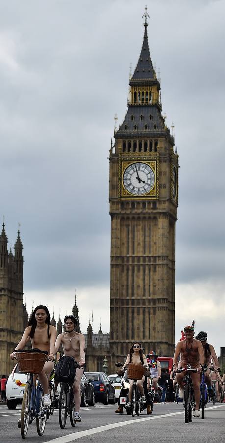 Pedaleando en &#039;cueros&#039;