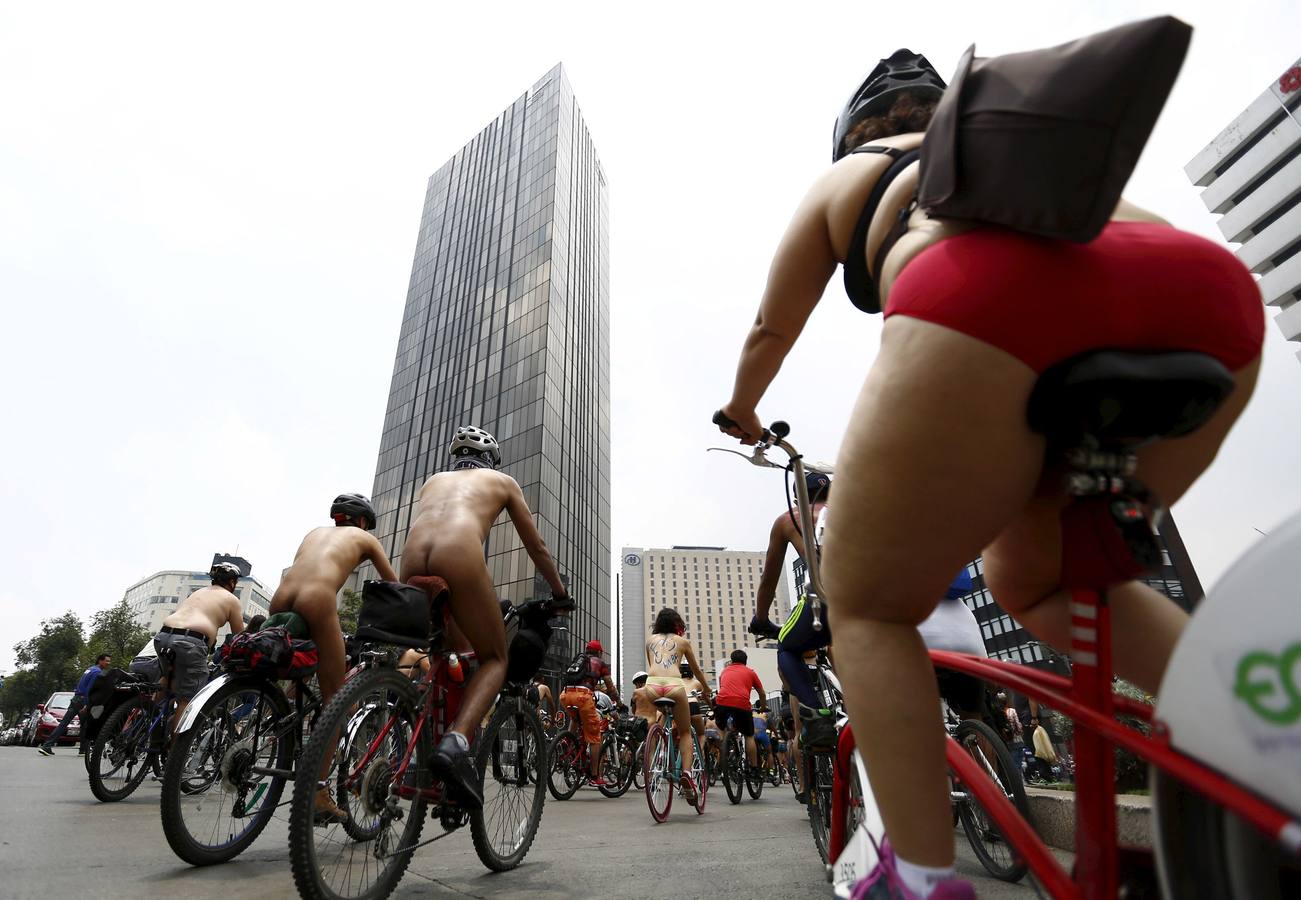 Pedaleando en &#039;cueros&#039;