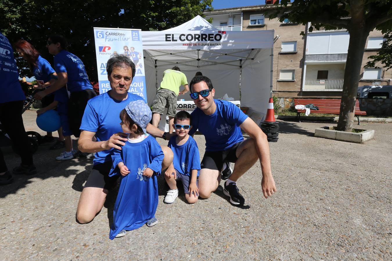 600 personas acuden a la Carrera Familiar de Abanto-Zierbena