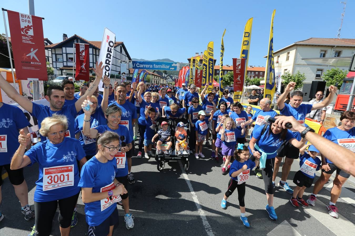 600 personas acuden a la Carrera Familiar de Abanto-Zierbena