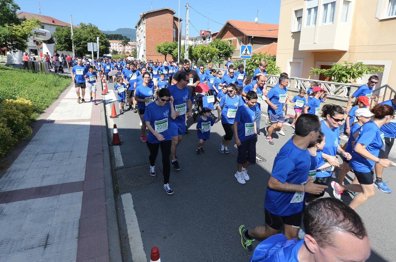 600 personas acuden a la Carrera Familiar de Abanto-Zierbena