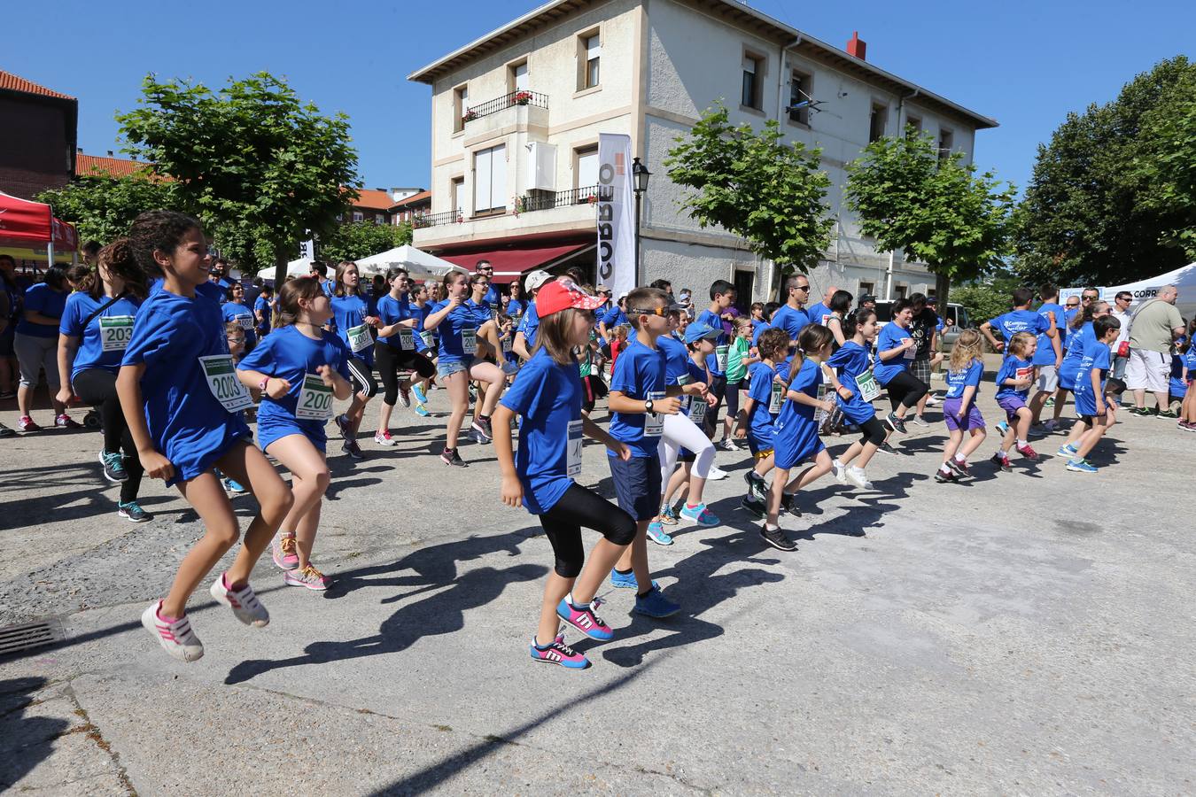 600 personas acuden a la Carrera Familiar de Abanto-Zierbena