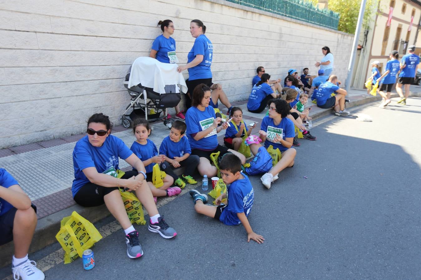 600 personas acuden a la Carrera Familiar de Abanto-Zierbena