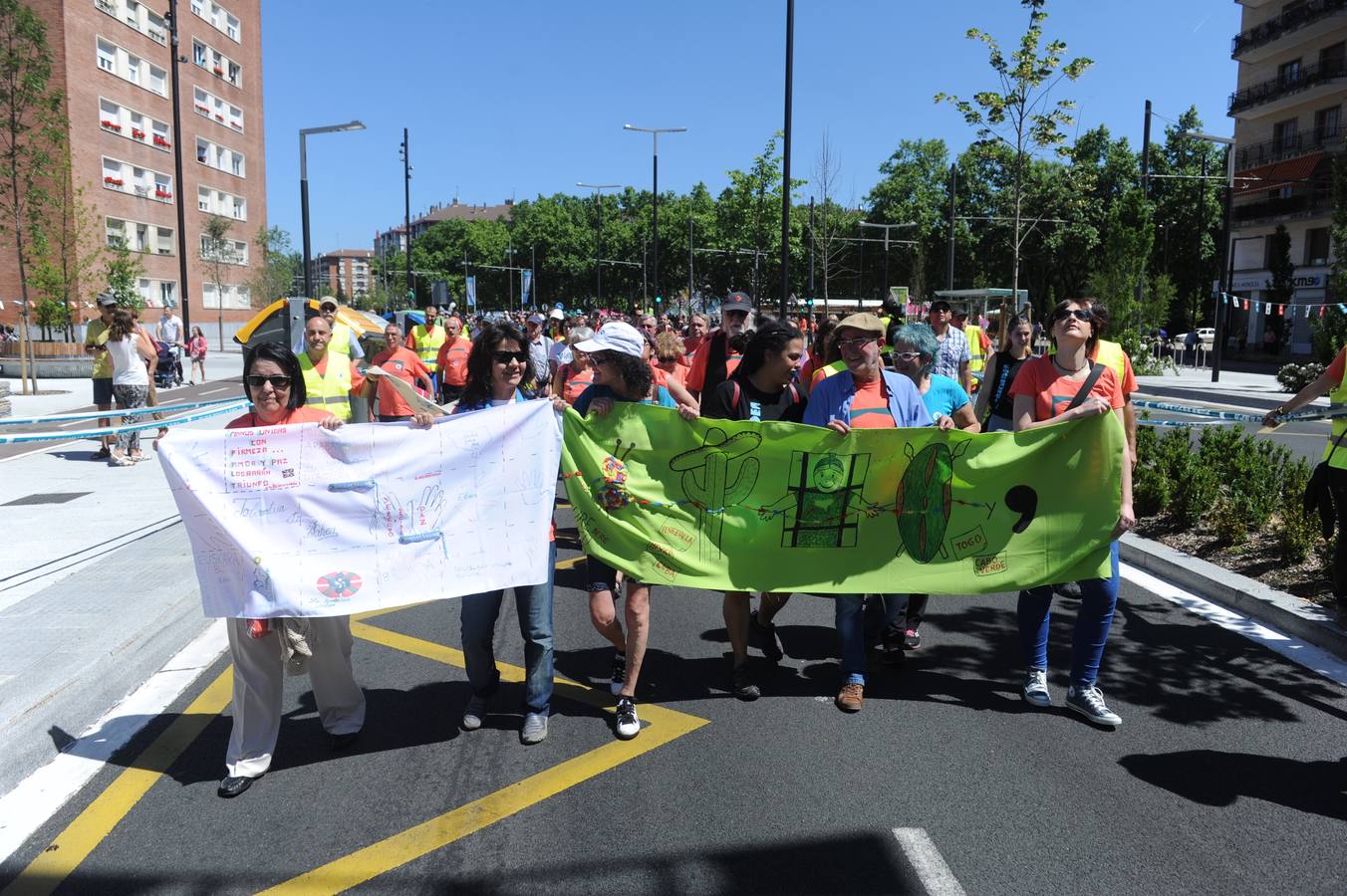 Miles de personas recorren Vitoria por el derecho a decidir