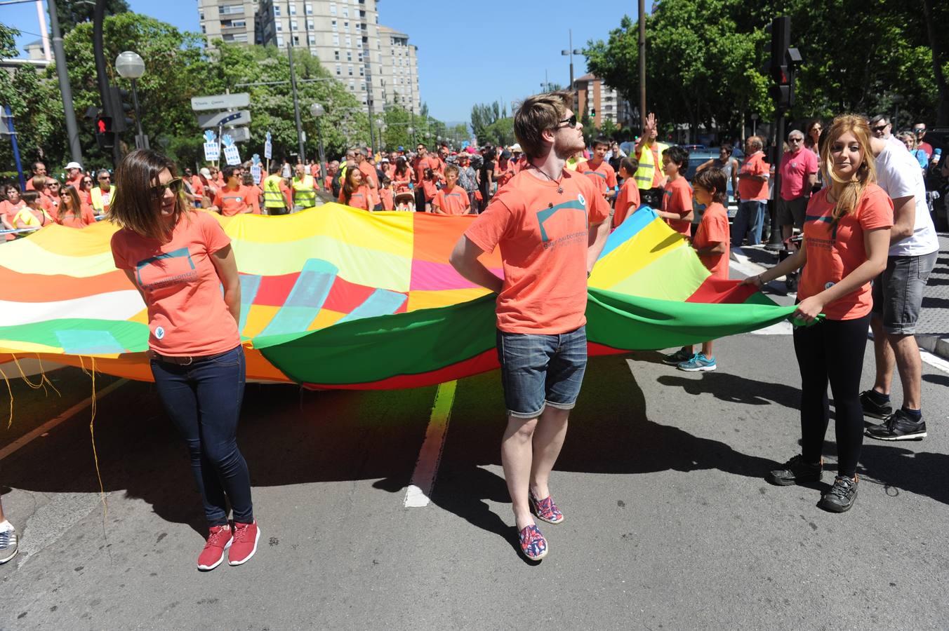 Miles de personas recorren Vitoria por el derecho a decidir