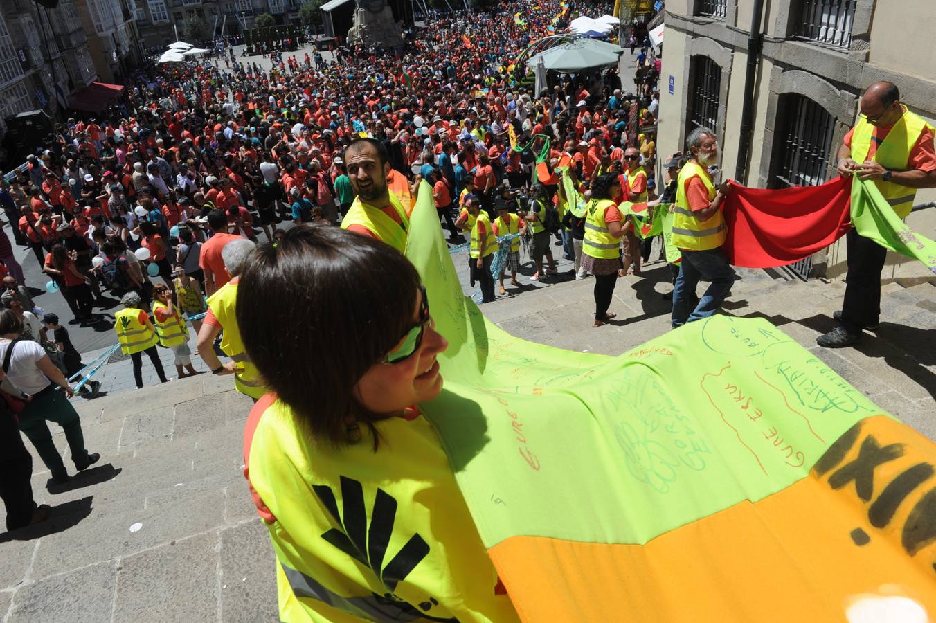 Miles de personas recorren Vitoria por el derecho a decidir