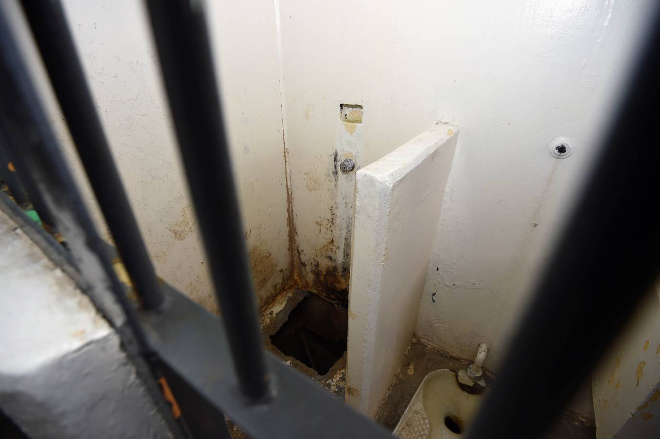 En la celda de &#039;El Chapo&#039; sólo permanecen el hedor y el silencio