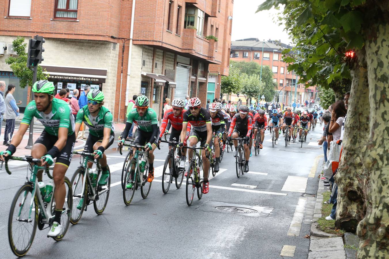 Nacer Bouhanni se impone en el Circuito de Getxo