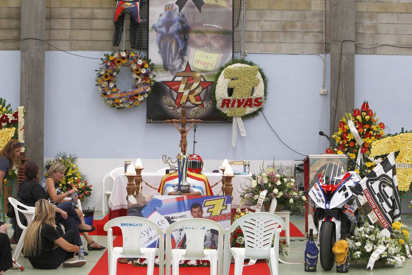 Multitudinario y emotivo último adiós a Dani Rivas y Bernat Martínez