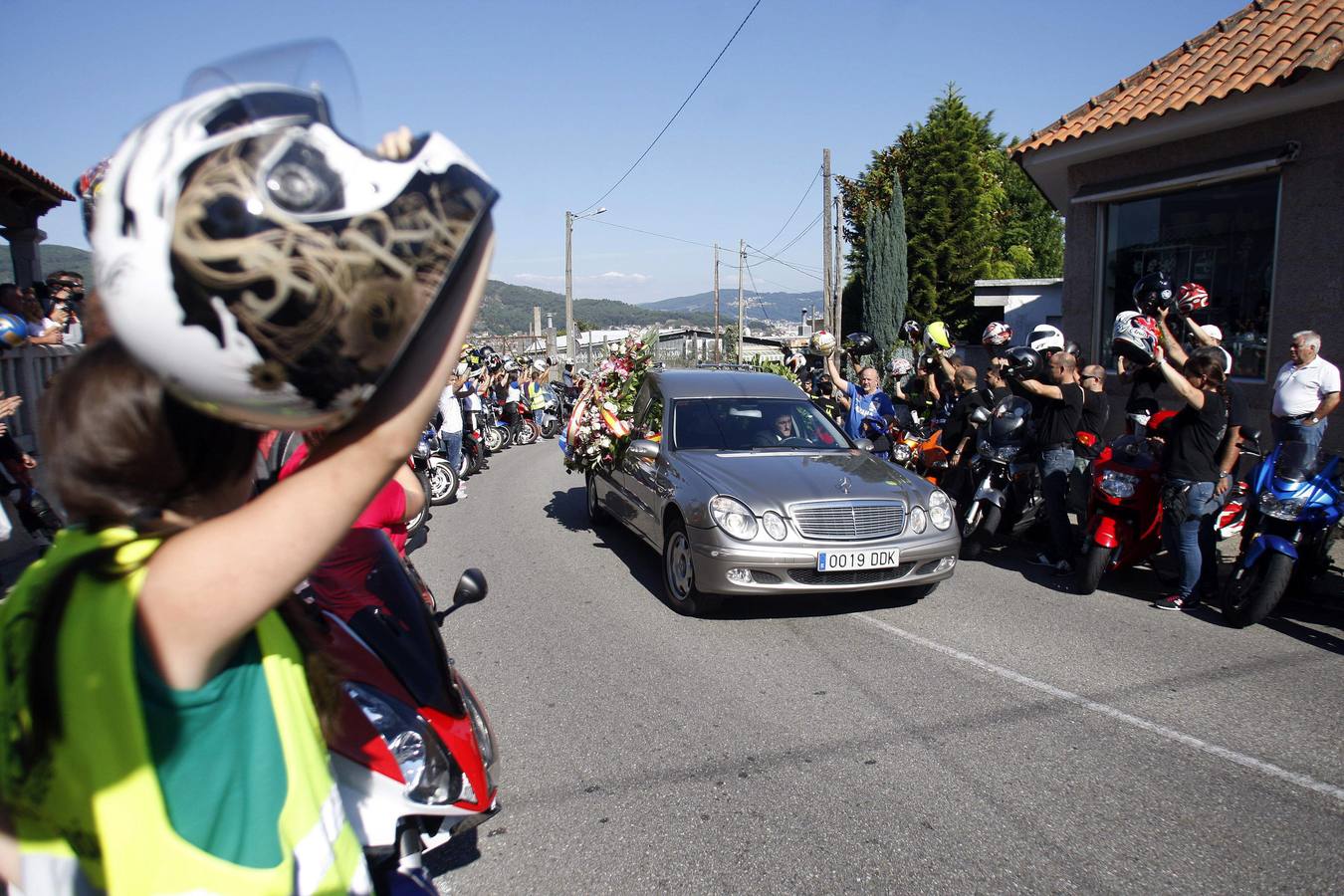 Multitudinario y emotivo último adiós a Dani Rivas y Bernat Martínez