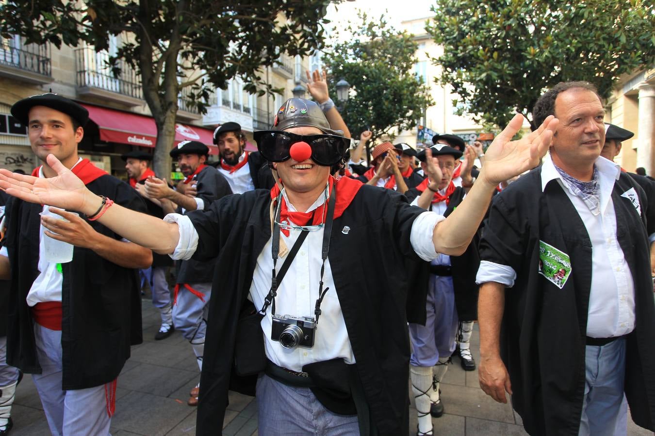 Segundo paseíllo de los blusas a los toros