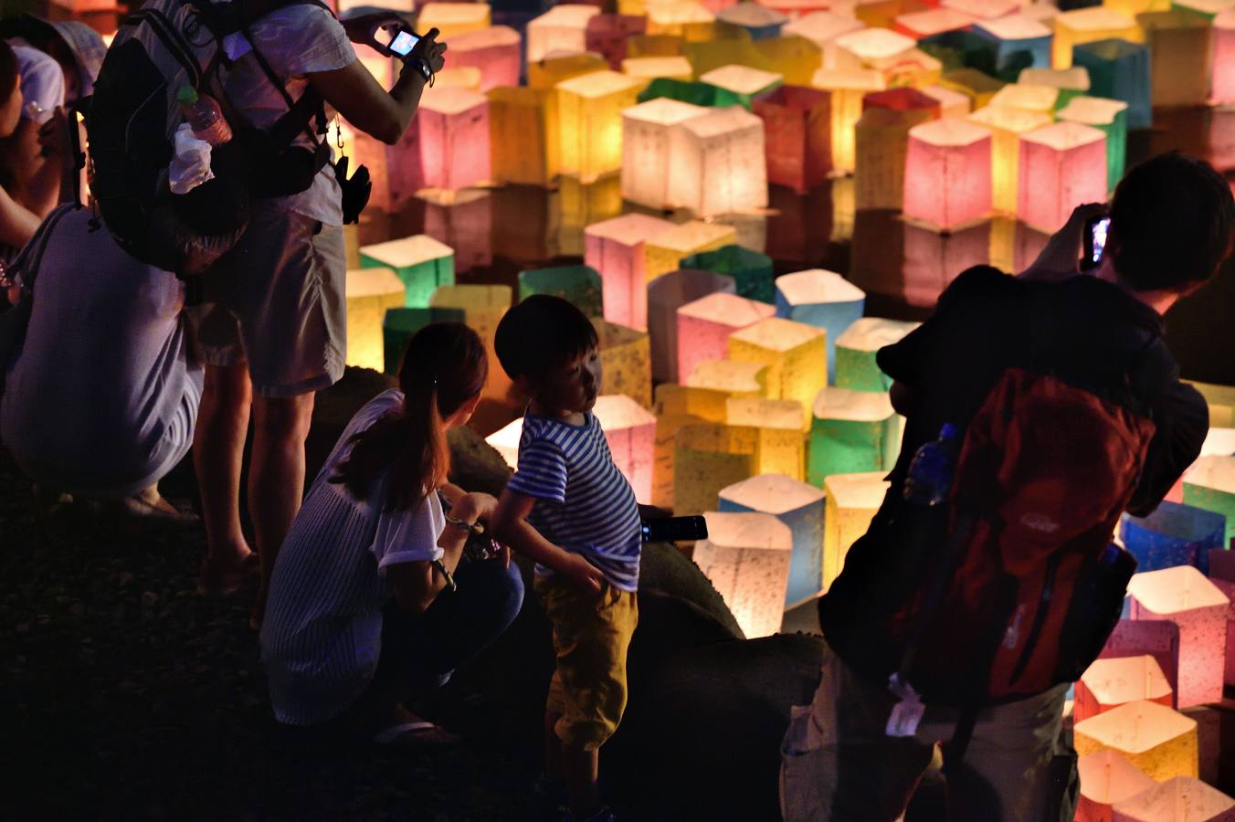 Los japoneses reviven el horror de Hiroshima