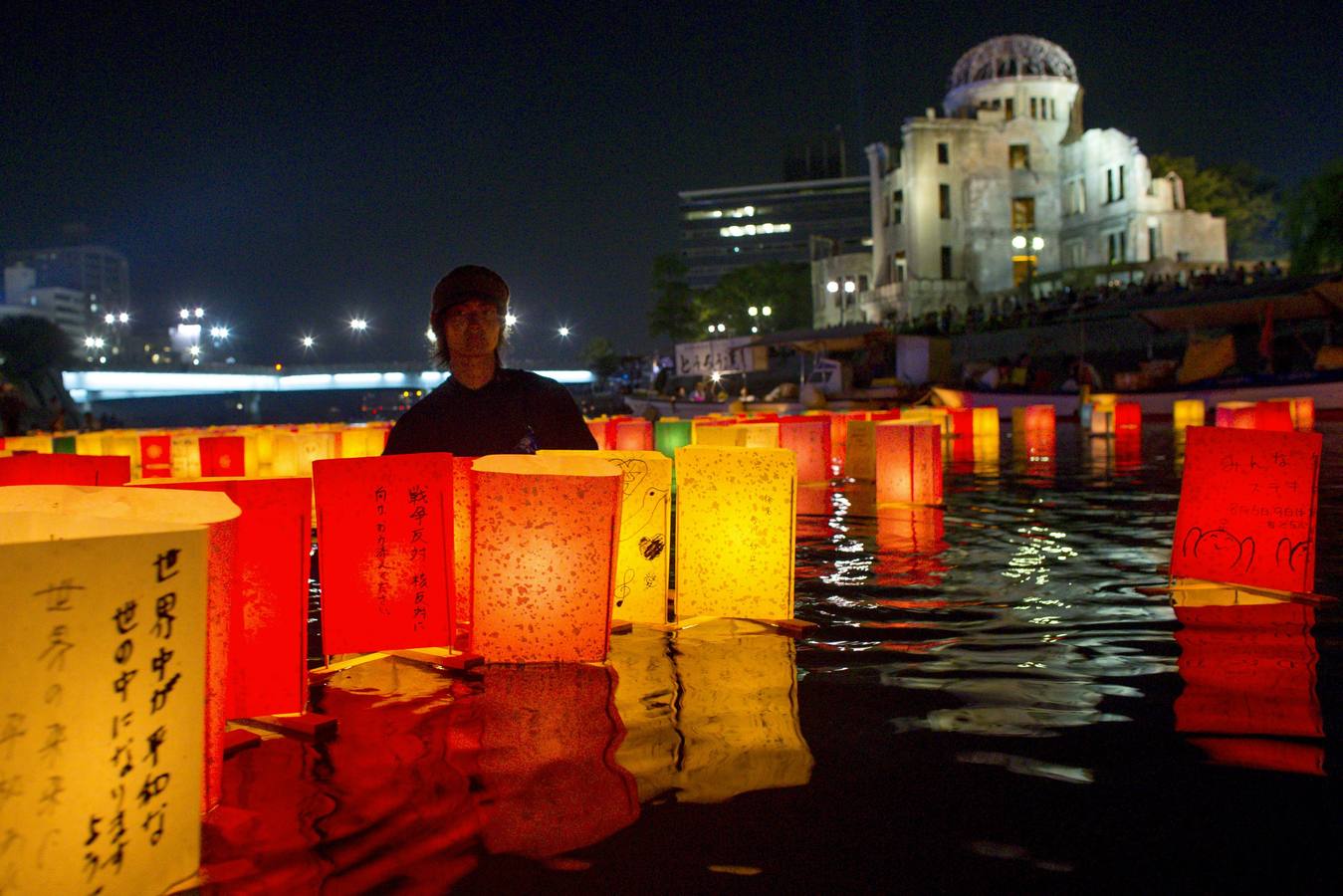Los japoneses reviven el horror de Hiroshima