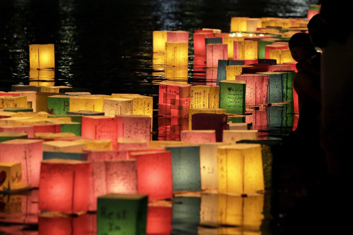 Los japoneses reviven el horror de Hiroshima