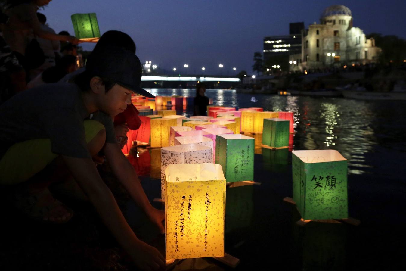 Los japoneses reviven el horror de Hiroshima