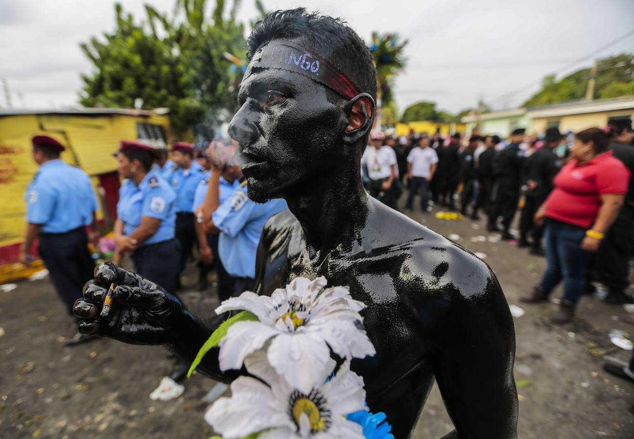 Fieles a Santo Domingo de Guzmán