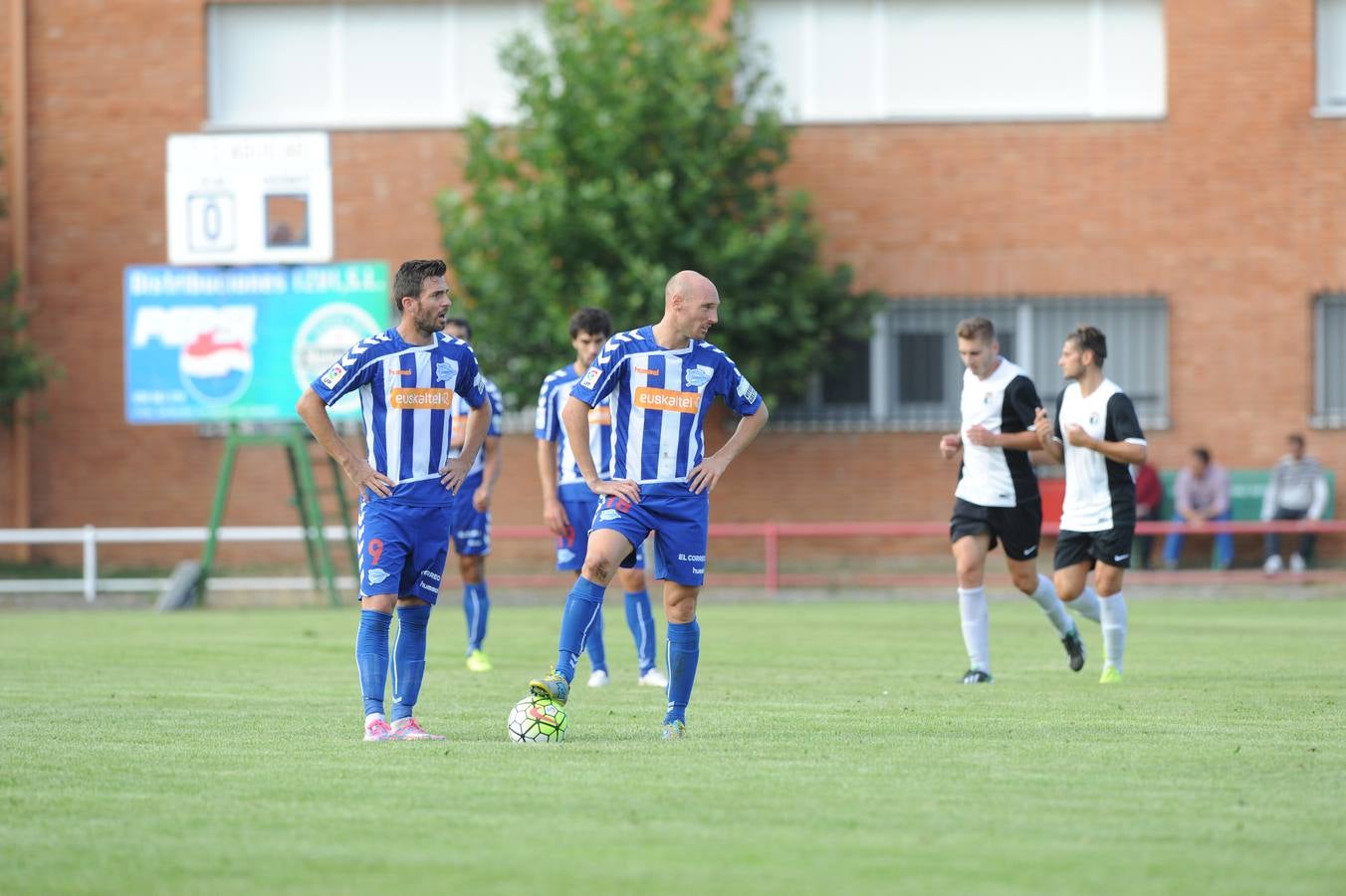 El Alavés termina la pretemporada con una nueva derrota