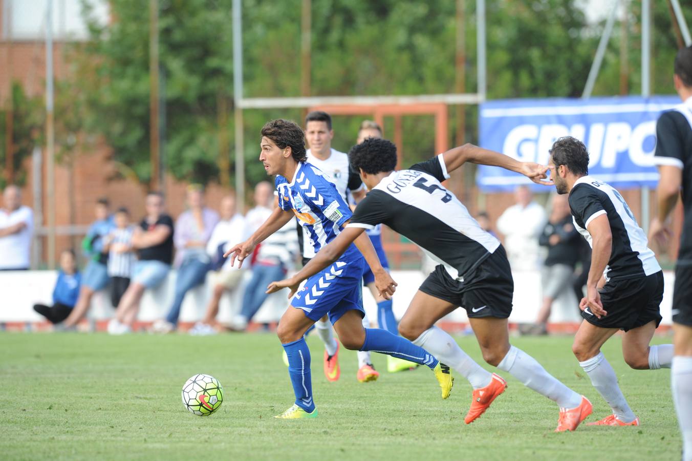 El Alavés termina la pretemporada con una nueva derrota