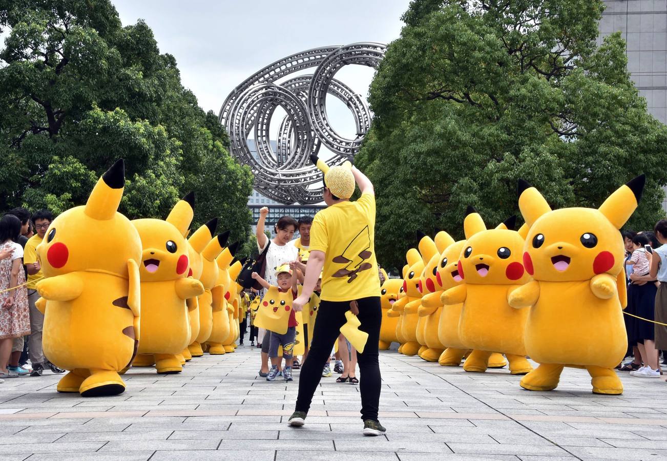 Cientos de &#039;Pikachu&#039; inundan las calles de Japón
