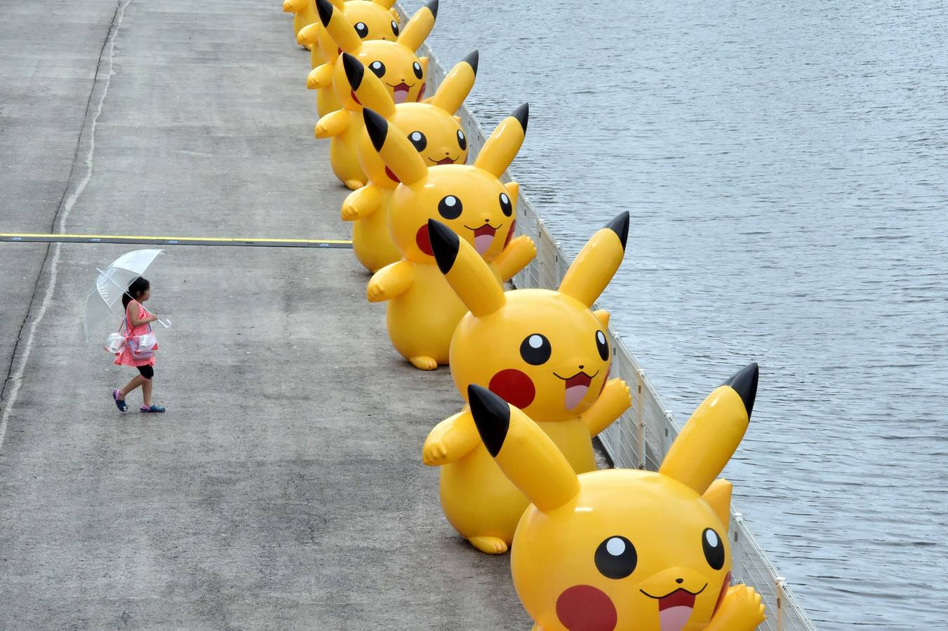 Cientos de &#039;Pikachu&#039; inundan las calles de Japón