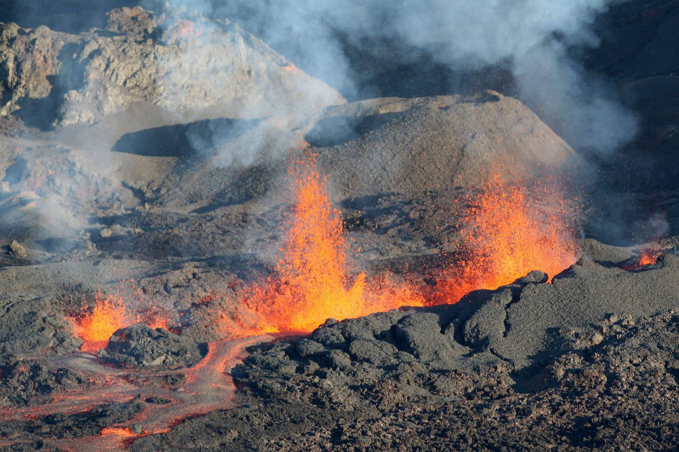 Entra en erupción el volcán Piton de la Fournaise