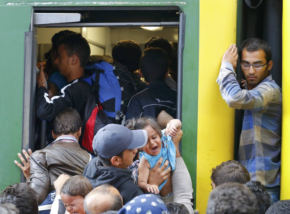 Caos en Budapest tras permitirse la entrada de inmigrantes