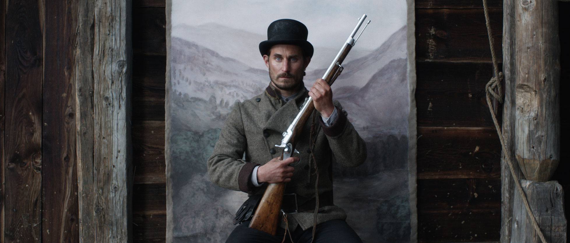 'The dark valley' es otro eurowestern dirigido por Andreas Prochaska, antiguo editor de Michael Haneke, esta vez enmarcado en una región montañosa de Austria, con aires de terror gótico y unas sombrías gamas cromáticas que reverencian a los maestros de la pintura holandesa.